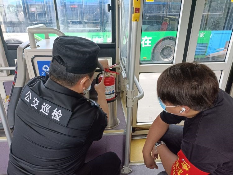 馬健、周陽.jpeg